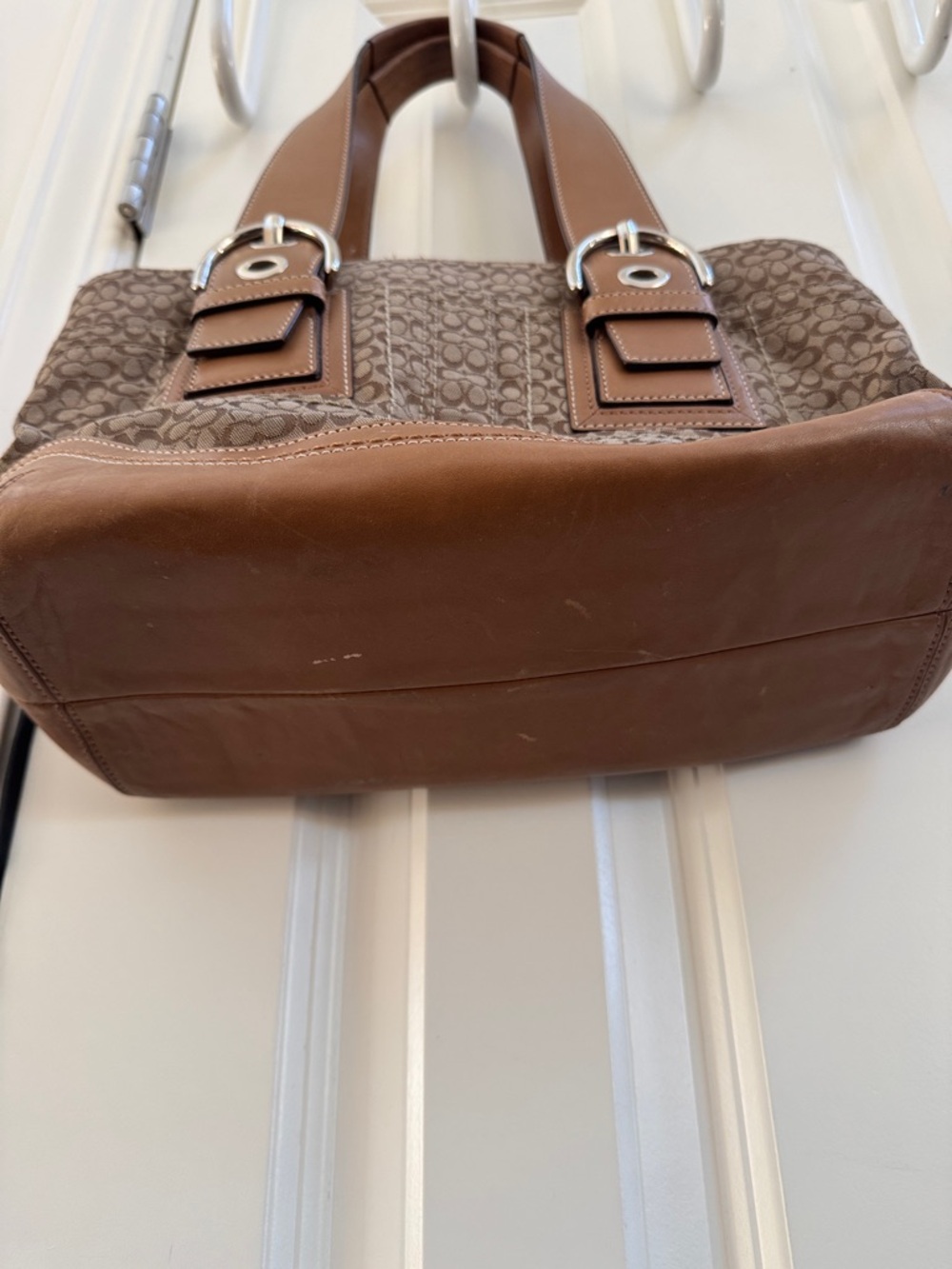 Coach Vintage Brown Signature Canvas Shoulder Bag with Tan Trim - Picture 9 of 16